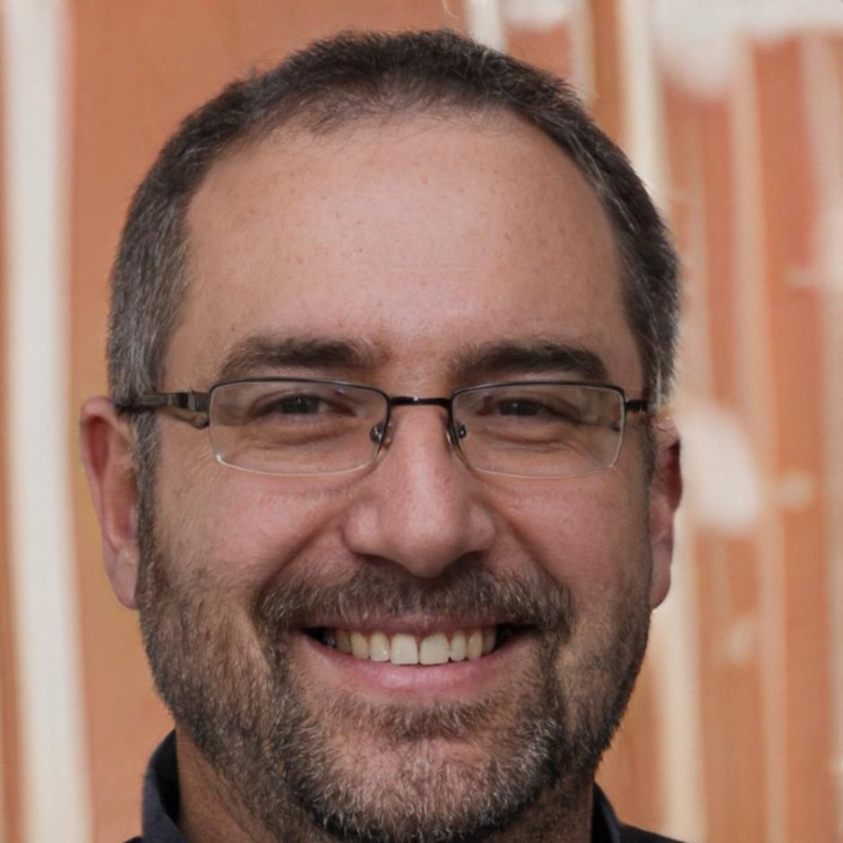 Portrait de Raphaël Deschênes, spécialiste en analyse technique